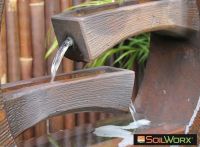 Wagon Wheel Solar Fountain - Medium Rust